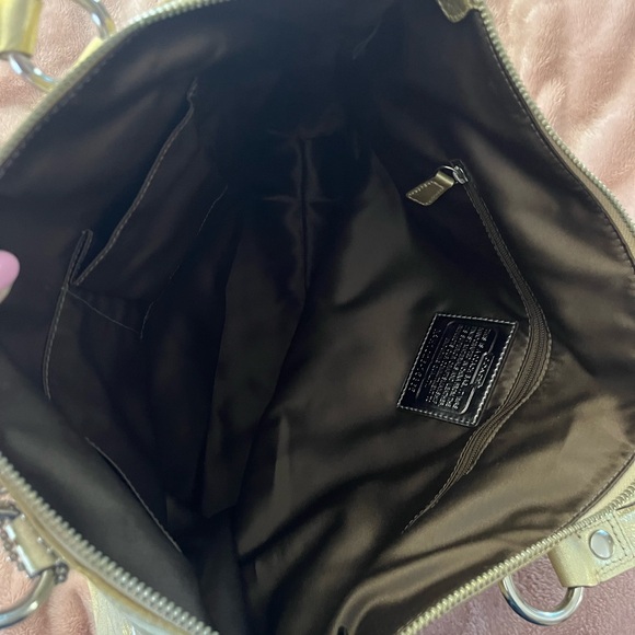 Authentic COACH Gold Beige Jacquard Poppy Shoulder Tote H1026-15865 Bag - Picture 3 of 4